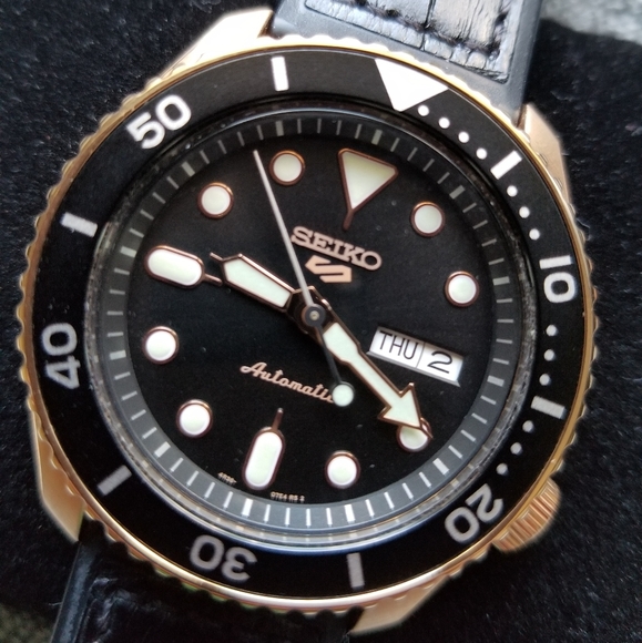 New Seiko Sport 5 Automatic watch - Picture 3 of 5